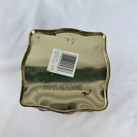 Vintage 1992 Coca Cola Small Tin container by The Tin Box Company of America - Picture 6 of 10
